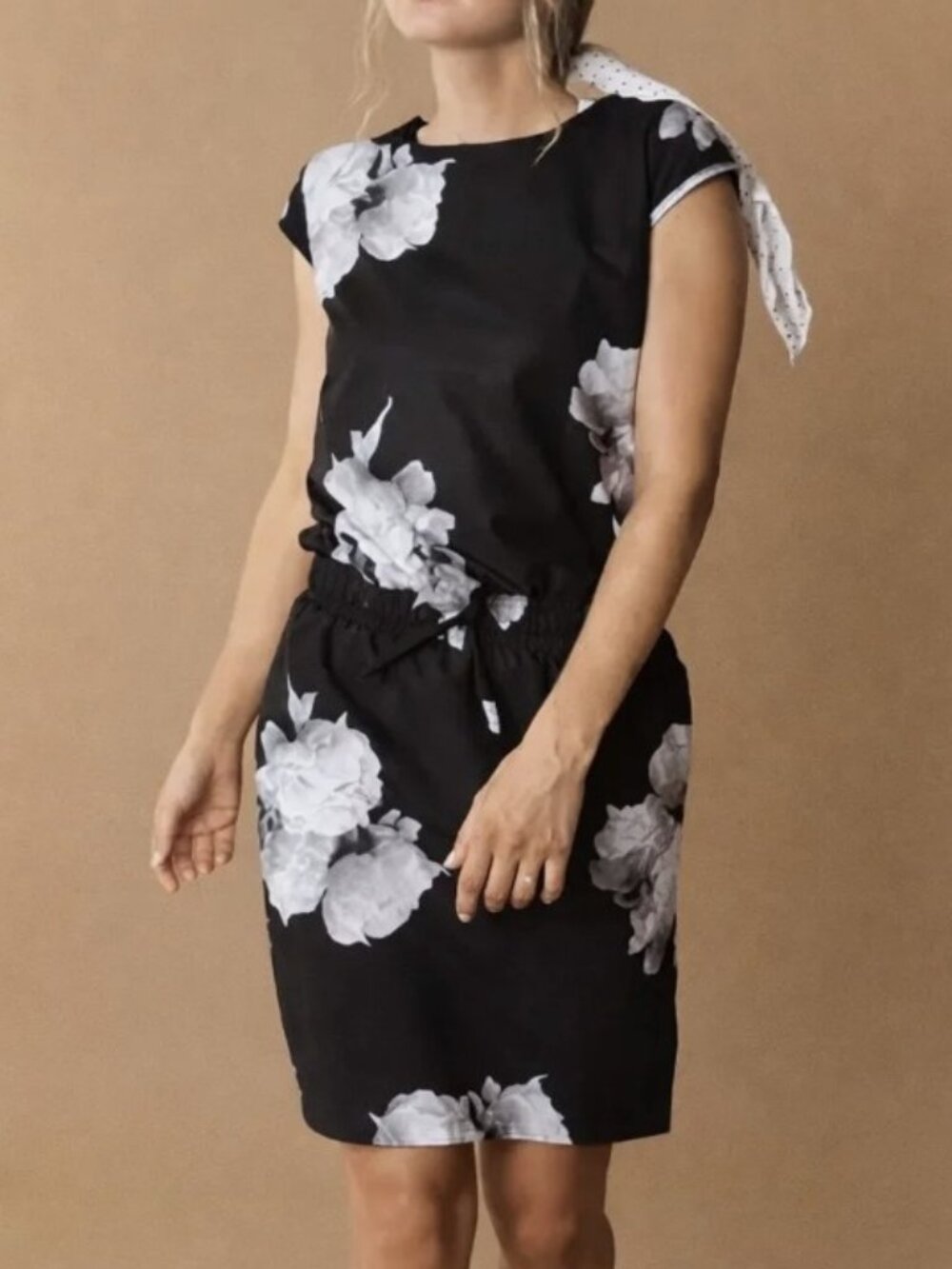 Albion Peonies Black and White Floral Going Places Casual Dress Size M